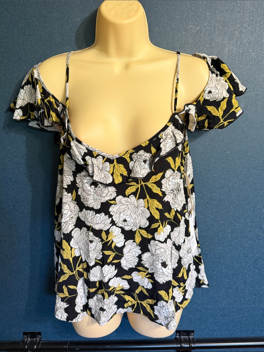Leith NWT size, small black, white and gold floral off the shoulder top